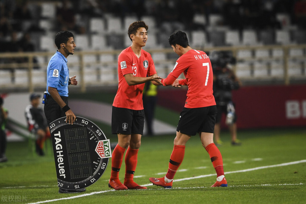 犹他爵士发布备战花絮，赛后复出首秀，英超任务艰巨，更衣室氛围转暖的简单介绍