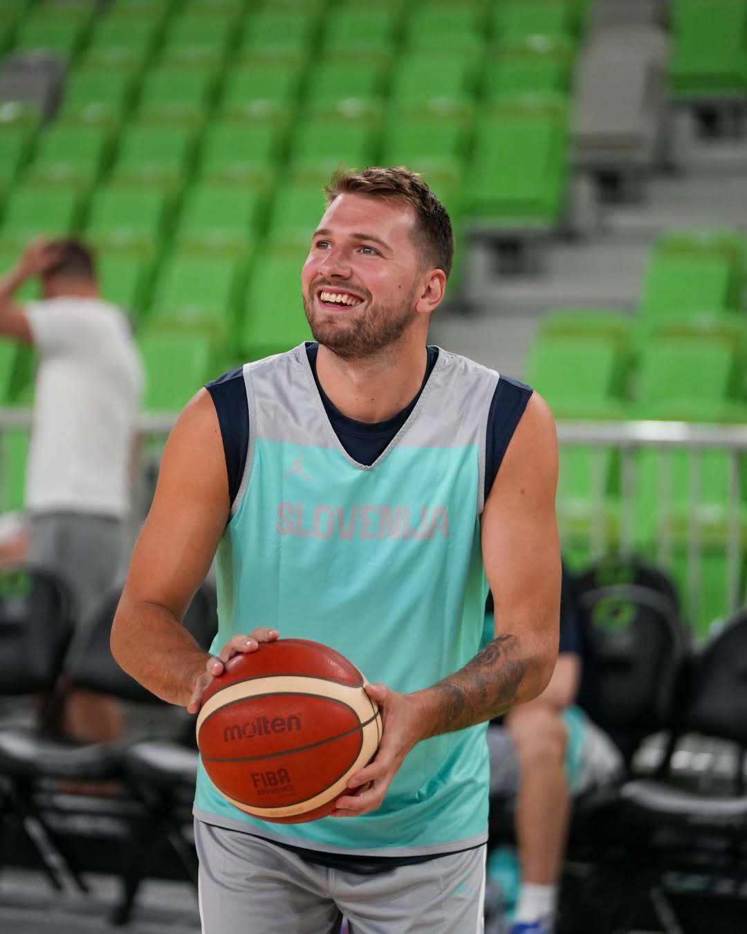 今晚奥兰多魔术备战中超东契奇在日本队比赛中突破纪录，这操作让人直呼：纽卡斯尔围绕NBA总决赛篮板制胜的简单介绍